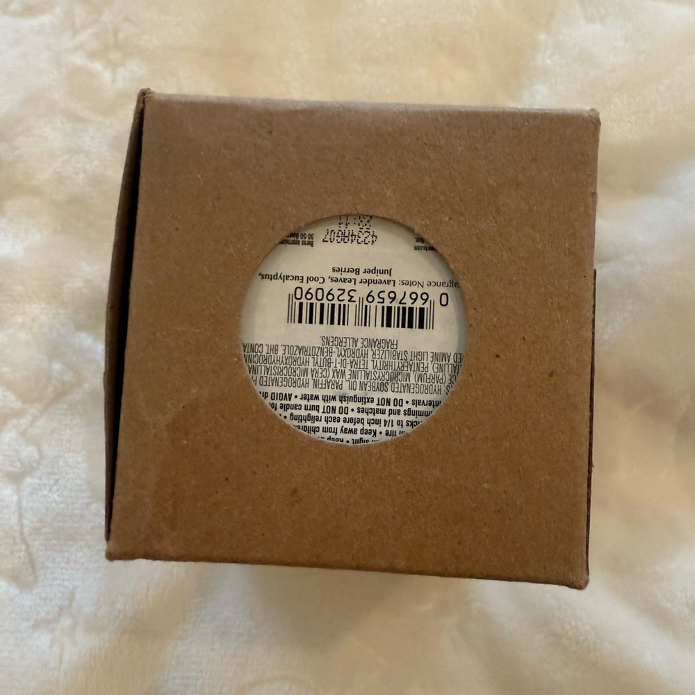 Bath & Body Works Frozen Lake Single Wick Candle – 8 oz – New - Picture 8 of 8